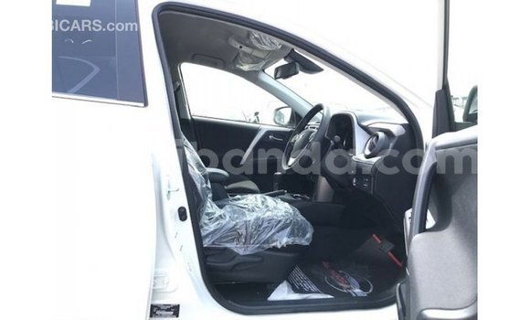 Nunua Imported Toyota 4Runner Nyeupe Gari ndani ya Import - Dubai nchini Uganda Nunua Imported Toyota 4Runner Nyeupe Gari ndani ya Import - Dubai nchini Uganda