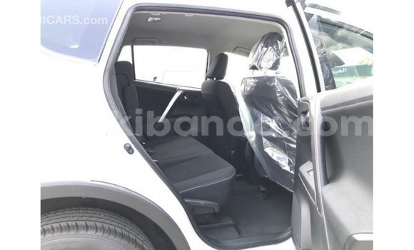 Nunua Imported Toyota 4Runner Nyeupe Gari ndani ya Import - Dubai nchini Uganda Nunua Imported Toyota 4Runner Nyeupe Gari ndani ya Import - Dubai nchini Uganda