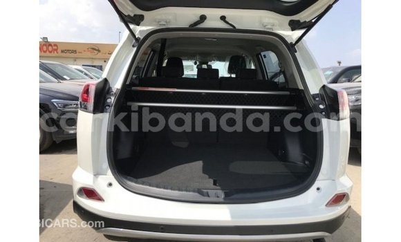 Nunua Imported Toyota 4Runner Nyeupe Gari ndani ya Import - Dubai nchini Uganda Nunua Imported Toyota 4Runner Nyeupe Gari ndani ya Import - Dubai nchini Uganda