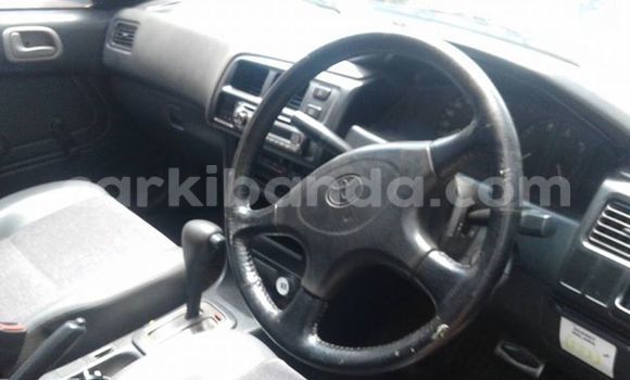 Gura Yakoze Toyota Corolla Silver Imodoka i Kampala mu Uganda Gura Yakoze Toyota Corolla Silver Imodoka i Kampala mu Uganda