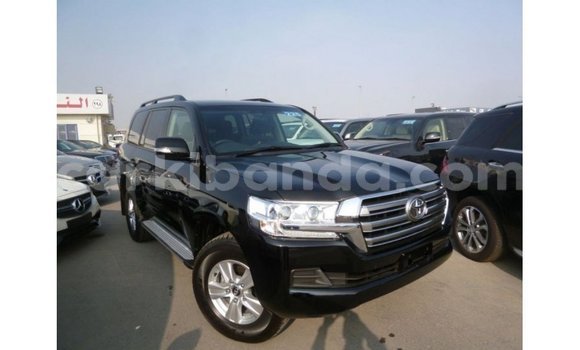 Nunua Imported Toyota Land Cruiser Nyeusi Gari ndani ya Import - Dubai nchini Uganda Nunua Imported Toyota Land Cruiser Nyeusi Gari ndani ya Import - Dubai nchini Uganda
