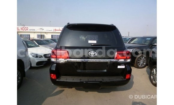 Nunua Imported Toyota Land Cruiser Nyeusi Gari ndani ya Import - Dubai nchini Uganda Nunua Imported Toyota Land Cruiser Nyeusi Gari ndani ya Import - Dubai nchini Uganda