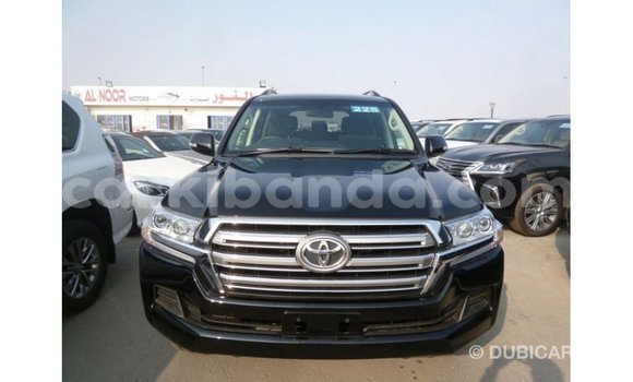 Nunua Imported Toyota Land Cruiser Nyeusi Gari ndani ya Import - Dubai nchini Uganda Nunua Imported Toyota Land Cruiser Nyeusi Gari ndani ya Import - Dubai nchini Uganda