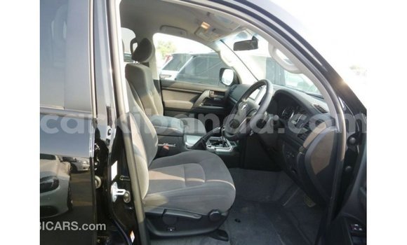 Nunua Imported Toyota Land Cruiser Nyeusi Gari ndani ya Import - Dubai nchini Uganda Nunua Imported Toyota Land Cruiser Nyeusi Gari ndani ya Import - Dubai nchini Uganda