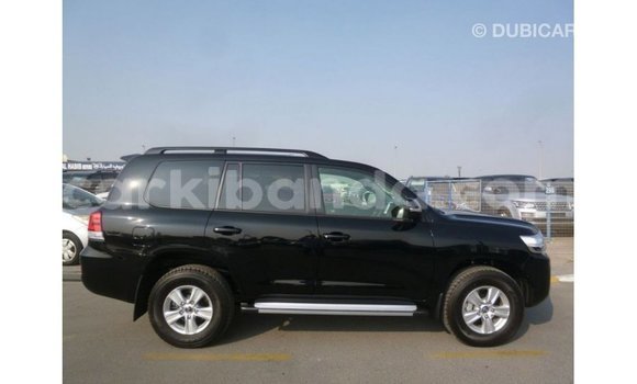 Nunua Imported Toyota Land Cruiser Nyeusi Gari ndani ya Import - Dubai nchini Uganda Nunua Imported Toyota Land Cruiser Nyeusi Gari ndani ya Import - Dubai nchini Uganda