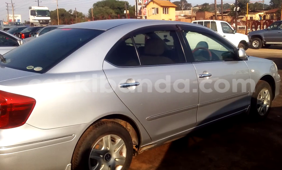 Gura Yakoze Toyota 4Runner Silver Imodoka i Kampala mu Uganda Gura Yakoze Toyota 4Runner Silver Imodoka i Kampala mu Uganda