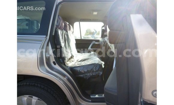 Nunua Imported Toyota Land Cruiser Nyingine Gari ndani ya Import - Dubai nchini Uganda Nunua Imported Toyota Land Cruiser Nyingine Gari ndani ya Import - Dubai nchini Uganda