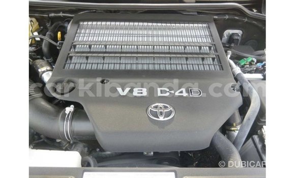 Gura Imported Toyota Land Cruiser Black Imodoka i Import - Dubai mu Uganda Gura Imported Toyota Land Cruiser Black Imodoka i Import - Dubai mu Uganda