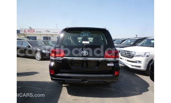 Acheter Import Voiture Toyota Land Cruiser Noir à Import - Dubai, Ouganda Acheter Import Voiture Toyota Land Cruiser Noir à Import - Dubai, Ouganda