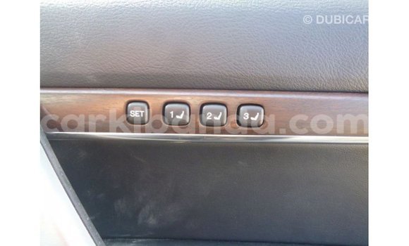 Acheter Import Voiture Toyota Land Cruiser Noir à Import - Dubai, Ouganda Acheter Import Voiture Toyota Land Cruiser Noir à Import - Dubai, Ouganda