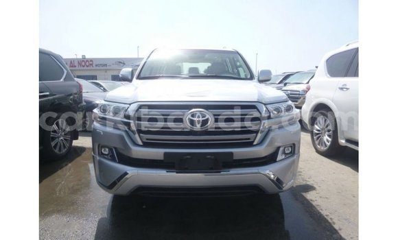 Nunua Imported Toyota Land Cruiser Nyingine Gari ndani ya Import - Dubai nchini Uganda Nunua Imported Toyota Land Cruiser Nyingine Gari ndani ya Import - Dubai nchini Uganda