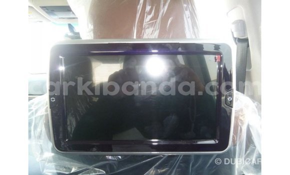 Acheter Import Voiture Toyota Land Cruiser Noir à Import - Dubai, Ouganda Acheter Import Voiture Toyota Land Cruiser Noir à Import - Dubai, Ouganda