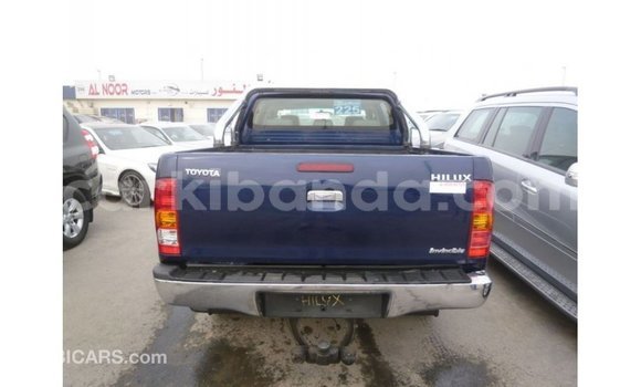 Gura Imported Toyota Hilux Blue Imodoka i Import - Dubai mu Uganda Gura Imported Toyota Hilux Blue Imodoka i Import - Dubai mu Uganda
