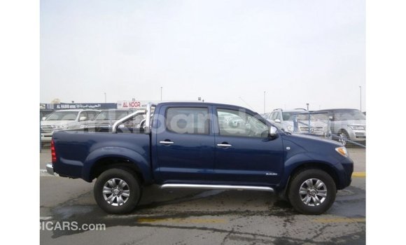 Gura Imported Toyota Hilux Blue Imodoka i Import - Dubai mu Uganda Gura Imported Toyota Hilux Blue Imodoka i Import - Dubai mu Uganda