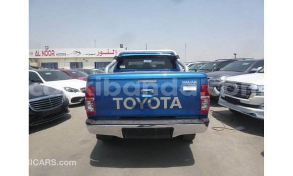 Gura Imported Toyota Hilux Blue Imodoka i Import - Dubai mu Uganda Gura Imported Toyota Hilux Blue Imodoka i Import - Dubai mu Uganda