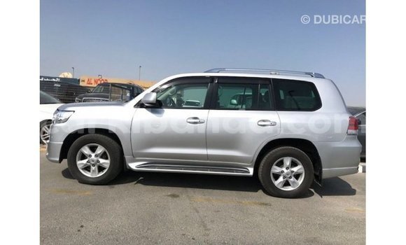 Nunua Imported Toyota Land Cruiser Nyingine Gari ndani ya Import - Dubai nchini Uganda Nunua Imported Toyota Land Cruiser Nyingine Gari ndani ya Import - Dubai nchini Uganda