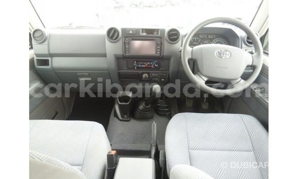 Buy Import Toyota Land Cruiser White Car in Import - Dubai in Uganda Buy Import Toyota Land Cruiser White Car in Import - Dubai in Uganda