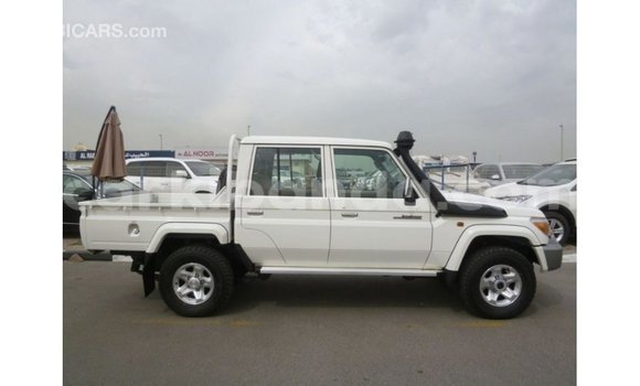Buy Import Toyota Land Cruiser White Car in Import - Dubai in Uganda Buy Import Toyota Land Cruiser White Car in Import - Dubai in Uganda