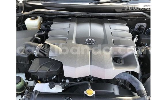 Nunua Imported Toyota Land Cruiser Nyeupe Gari ndani ya Import - Dubai nchini Uganda Nunua Imported Toyota Land Cruiser Nyeupe Gari ndani ya Import - Dubai nchini Uganda