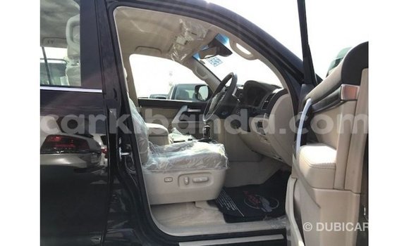 Gura Imported Toyota Land Cruiser Black Imodoka i Import - Dubai mu Uganda Gura Imported Toyota Land Cruiser Black Imodoka i Import - Dubai mu Uganda
