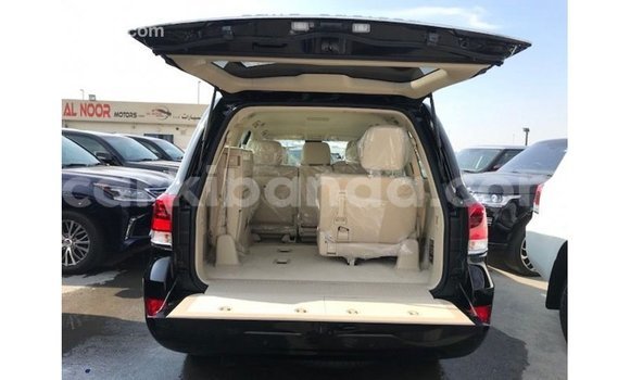 Gura Imported Toyota Land Cruiser Black Imodoka i Import - Dubai mu Uganda Gura Imported Toyota Land Cruiser Black Imodoka i Import - Dubai mu Uganda