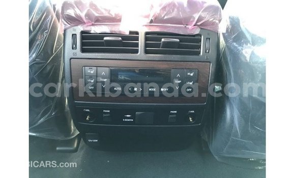 Nunua Imported Toyota Land Cruiser Nyeupe Gari ndani ya Import - Dubai nchini Uganda Nunua Imported Toyota Land Cruiser Nyeupe Gari ndani ya Import - Dubai nchini Uganda