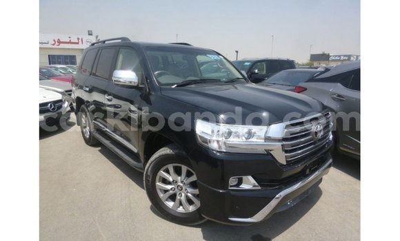 Nunua Imported Toyota Land Cruiser Nyeusi Gari ndani ya Import - Dubai nchini Uganda Nunua Imported Toyota Land Cruiser Nyeusi Gari ndani ya Import - Dubai nchini Uganda