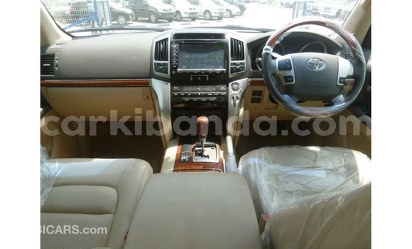 Nunua Imported Toyota Land Cruiser Nyeusi Gari ndani ya Import - Dubai nchini Uganda Nunua Imported Toyota Land Cruiser Nyeusi Gari ndani ya Import - Dubai nchini Uganda
