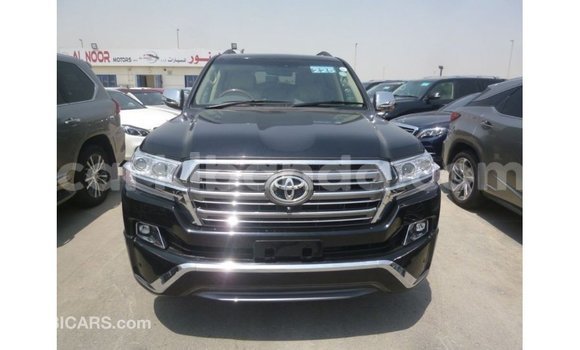 Nunua Imported Toyota Land Cruiser Nyeusi Gari ndani ya Import - Dubai nchini Uganda Nunua Imported Toyota Land Cruiser Nyeusi Gari ndani ya Import - Dubai nchini Uganda