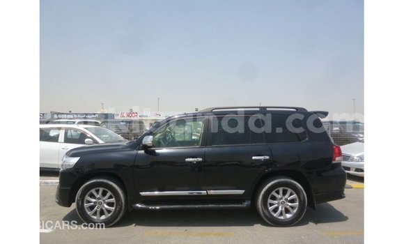 Nunua Imported Toyota Land Cruiser Nyeusi Gari ndani ya Import - Dubai nchini Uganda Nunua Imported Toyota Land Cruiser Nyeusi Gari ndani ya Import - Dubai nchini Uganda