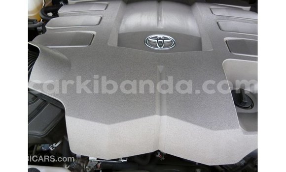 Gura Imported Toyota Land Cruiser Black Imodoka i Import - Dubai mu Uganda Gura Imported Toyota Land Cruiser Black Imodoka i Import - Dubai mu Uganda
