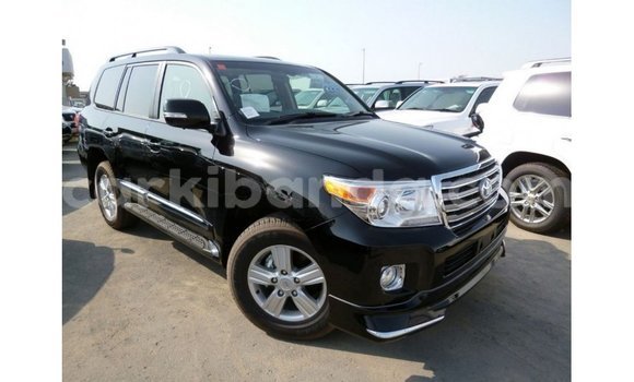 Nunua Imported Toyota Land Cruiser Nyeusi Gari ndani ya Import - Dubai nchini Uganda Nunua Imported Toyota Land Cruiser Nyeusi Gari ndani ya Import - Dubai nchini Uganda