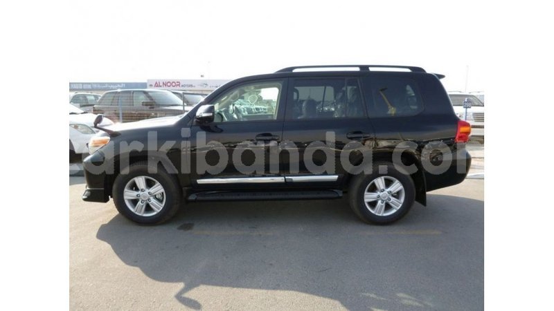 Big with watermark toyota land cruiser uganda import dubai 9460