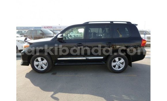 Nunua Imported Toyota Land Cruiser Nyeusi Gari ndani ya Import - Dubai nchini Uganda Nunua Imported Toyota Land Cruiser Nyeusi Gari ndani ya Import - Dubai nchini Uganda