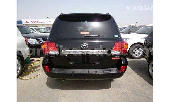 Nunua Imported Toyota Land Cruiser Nyeusi Gari ndani ya Import - Dubai nchini Uganda Nunua Imported Toyota Land Cruiser Nyeusi Gari ndani ya Import - Dubai nchini Uganda