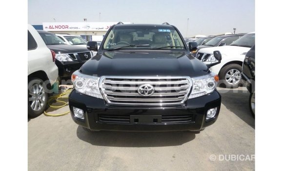 Nunua Imported Toyota Land Cruiser Nyeusi Gari ndani ya Import - Dubai nchini Uganda Nunua Imported Toyota Land Cruiser Nyeusi Gari ndani ya Import - Dubai nchini Uganda