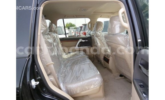 Nunua Imported Toyota Land Cruiser Nyeusi Gari ndani ya Import - Dubai nchini Uganda Nunua Imported Toyota Land Cruiser Nyeusi Gari ndani ya Import - Dubai nchini Uganda