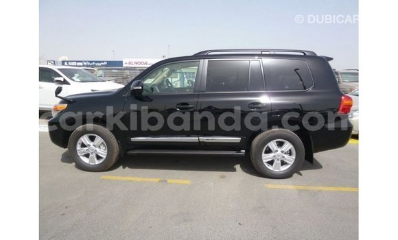 Nunua Imported Toyota Land Cruiser Nyeusi Gari ndani ya Import - Dubai nchini Uganda Nunua Imported Toyota Land Cruiser Nyeusi Gari ndani ya Import - Dubai nchini Uganda