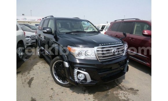 Nunua Imported Toyota Land Cruiser Nyeusi Gari ndani ya Import - Dubai nchini Uganda Nunua Imported Toyota Land Cruiser Nyeusi Gari ndani ya Import - Dubai nchini Uganda