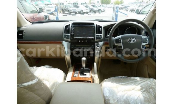 Nunua Imported Toyota Land Cruiser Nyeusi Gari ndani ya Import - Dubai nchini Uganda Nunua Imported Toyota Land Cruiser Nyeusi Gari ndani ya Import - Dubai nchini Uganda