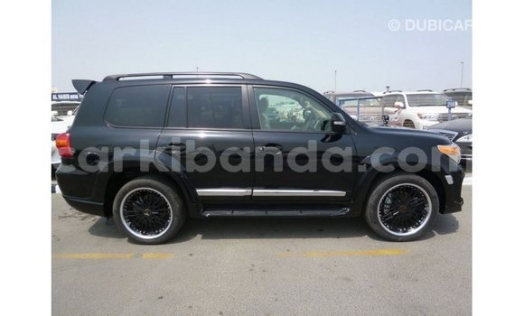 Nunua Imported Toyota Land Cruiser Nyeusi Gari ndani ya Import - Dubai nchini Uganda Nunua Imported Toyota Land Cruiser Nyeusi Gari ndani ya Import - Dubai nchini Uganda