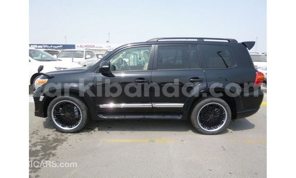 Nunua Imported Toyota Land Cruiser Nyeusi Gari ndani ya Import - Dubai nchini Uganda Nunua Imported Toyota Land Cruiser Nyeusi Gari ndani ya Import - Dubai nchini Uganda