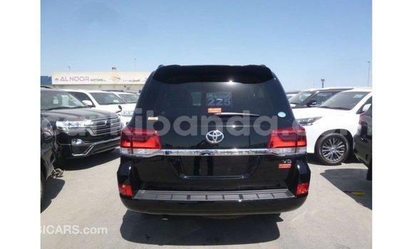 Gura Imported Toyota Land Cruiser Black Imodoka i Import - Dubai mu Uganda Gura Imported Toyota Land Cruiser Black Imodoka i Import - Dubai mu Uganda