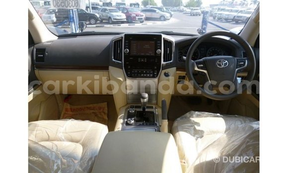 Nunua Imported Toyota Land Cruiser Nyeusi Gari ndani ya Import - Dubai nchini Uganda Nunua Imported Toyota Land Cruiser Nyeusi Gari ndani ya Import - Dubai nchini Uganda