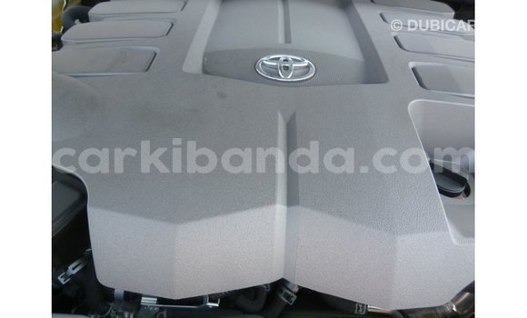 Nunua Imported Toyota Land Cruiser Nyeusi Gari ndani ya Import - Dubai nchini Uganda Nunua Imported Toyota Land Cruiser Nyeusi Gari ndani ya Import - Dubai nchini Uganda