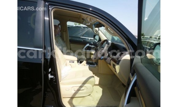 Gura Imported Toyota Land Cruiser Black Imodoka i Import - Dubai mu Uganda Gura Imported Toyota Land Cruiser Black Imodoka i Import - Dubai mu Uganda