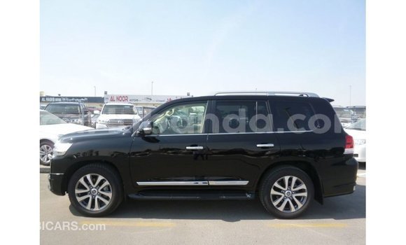 Gura Imported Toyota Land Cruiser Black Imodoka i Import - Dubai mu Uganda Gura Imported Toyota Land Cruiser Black Imodoka i Import - Dubai mu Uganda