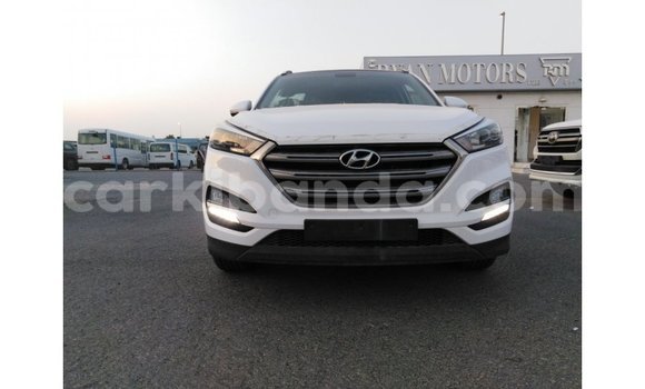 Gura Imported Hyundai Tucson White Imodoka i Import - Dubai mu Uganda Gura Imported Hyundai Tucson White Imodoka i Import - Dubai mu Uganda