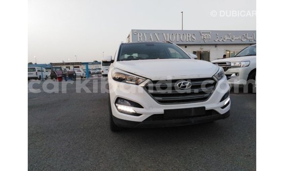 Gura Imported Hyundai Tucson White Imodoka i Import - Dubai mu Uganda Gura Imported Hyundai Tucson White Imodoka i Import - Dubai mu Uganda