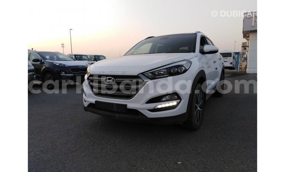 Gura Imported Hyundai Tucson White Imodoka i Import - Dubai mu Uganda Gura Imported Hyundai Tucson White Imodoka i Import - Dubai mu Uganda